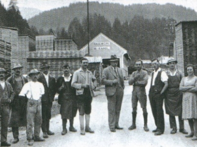 1959年在奧地利薩爾茨堡建立第一個刨花廠。